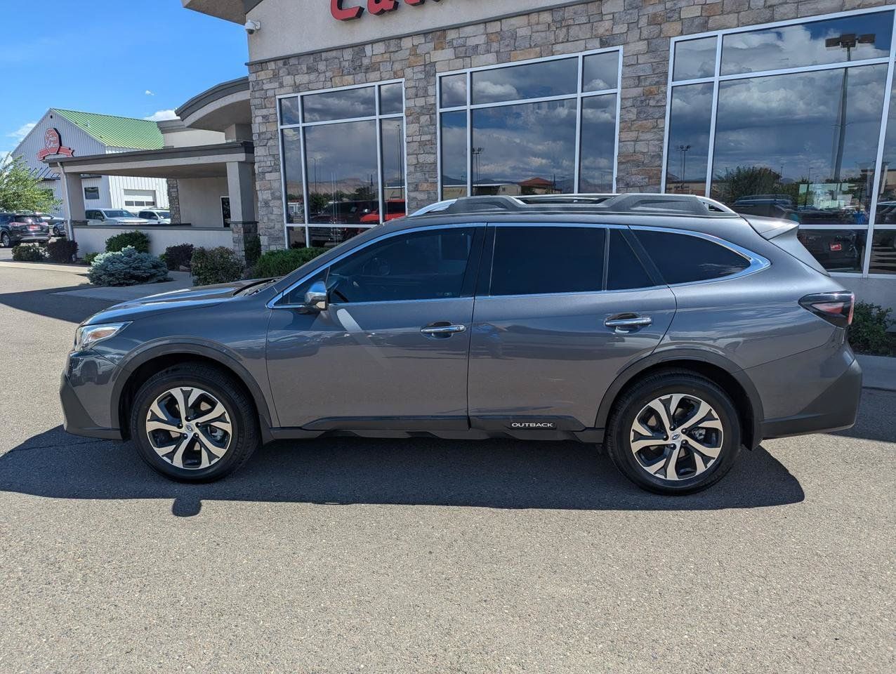 Used 2021 Subaru Outback Touring XT AWD/4WD image 2