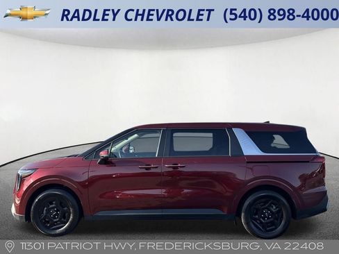 Used 2025 Kia Carnival image 12