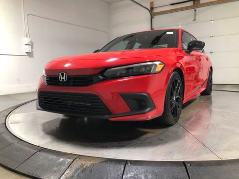 Used 2023 Honda Civic Sport image 3