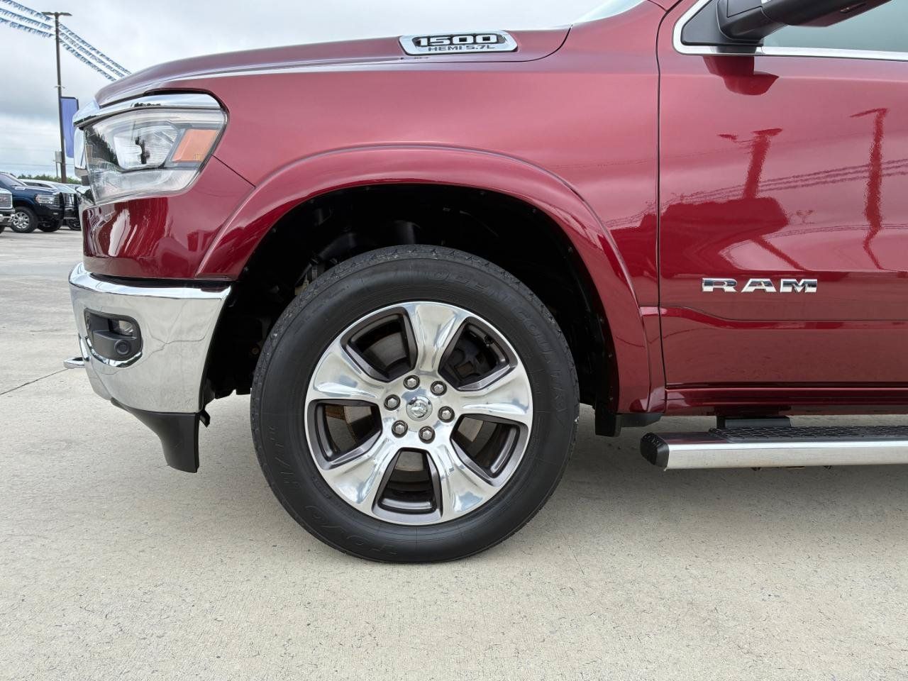 Used 2019 RAM 1500 Laramie AWD/4WD image 7