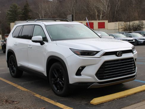 New 2026 Toyota Grand Highlander Platinum image 16