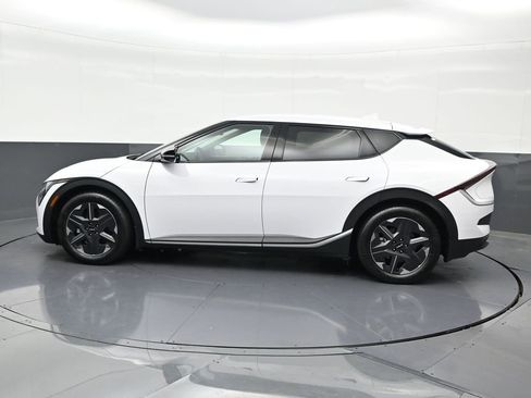 Used 2025 Kia EV6 Light RWD image 2