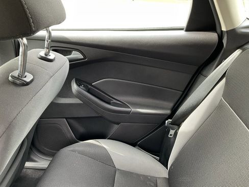 Used 2014 Ford Focus SE FWD image 16