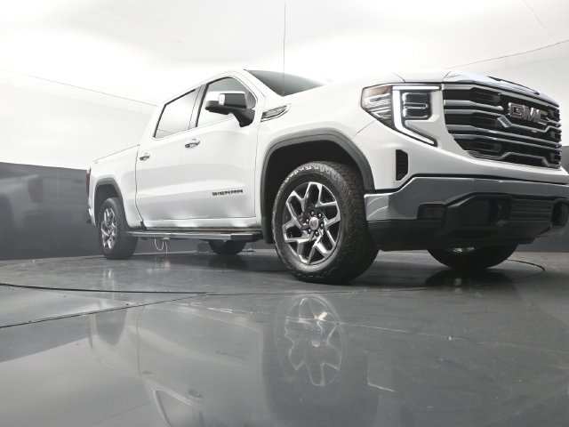 Used 2023 GMC Sierra 1500 SLT w/ SLT Premium Package AWD/4WD image 33