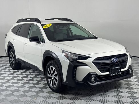 Used 2023 Subaru Outback Premium image 3