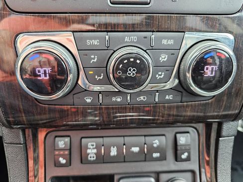 Used 2015 Chevrolet Traverse LTZ image 18