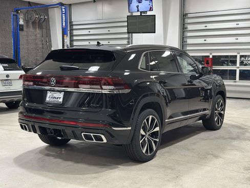 New 2026 Volkswagen Atlas Cross Sport SEL Premium R-Line image 2
