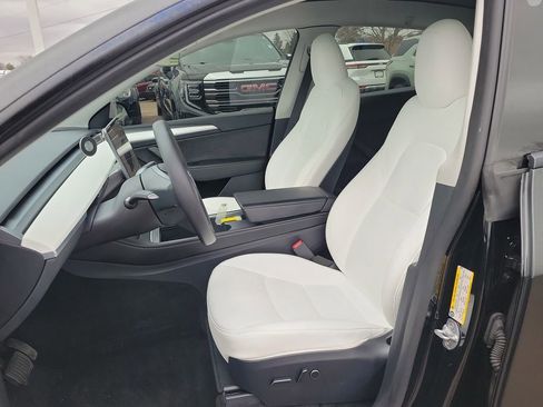 Used 2023 Tesla Model Y Long Range image 7