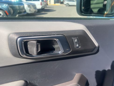 Used 2022 Ford Bronco Badlands image 17