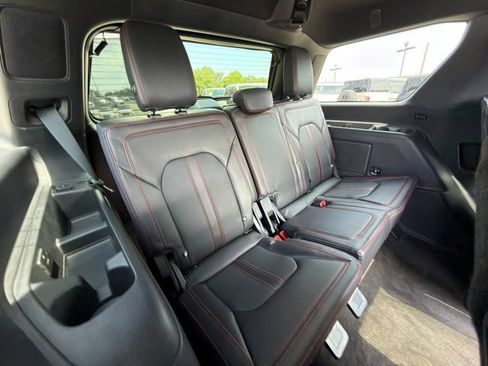 Used 2023 Ford Expedition Limited AWD/4WD image 12