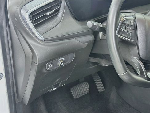 Used 2024 Buick Encore GX Sport Touring FWD image 17