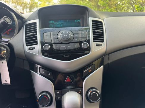 Used 2014 Chevrolet Cruze LS FWD image 14