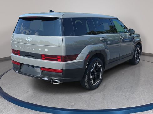 Used 2024 Hyundai Santa Fe SE FWD image 5