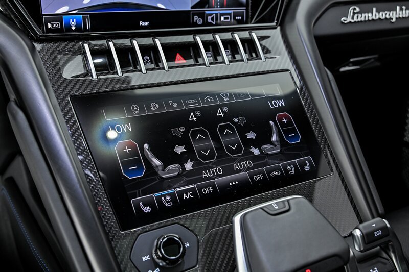 Used 2022 Lamborghini Urus AWD/4WD image 48