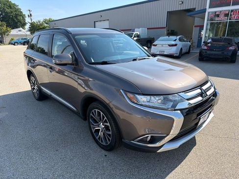 Used 2016 Mitsubishi Outlander SE FWD image 2