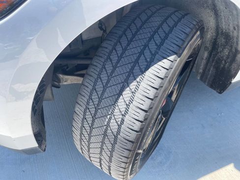 Used 2018 Jaguar F-PACE Premium image 13