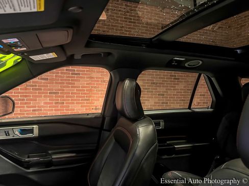 Used 2022 Ford Explorer ST-Line w/ Class IV Trailer Tow Package image 15