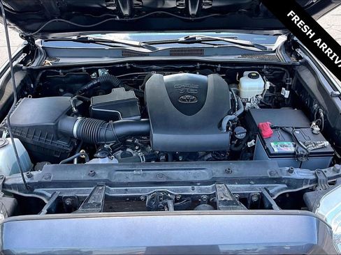 Used 2020 Toyota Tacoma TRD Off-Road AWD/4WD image 30