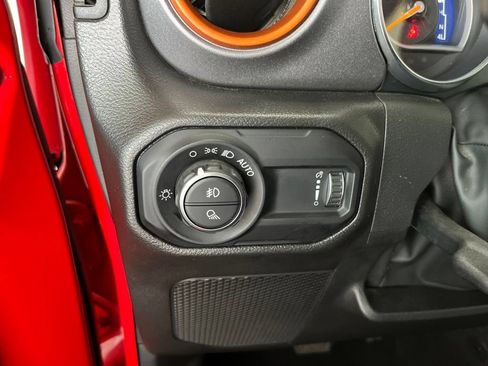 Used 2023 Jeep Gladiator Mojave w/ Cold Weather Group AWD/4WD image 13