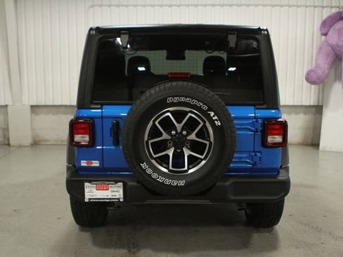 Used 2024 Jeep Wrangler Sport AWD/4WD image 30