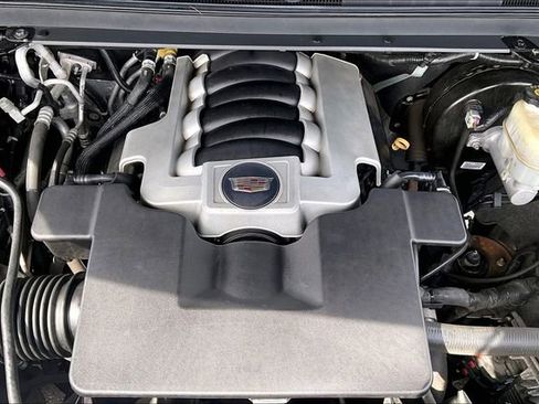 Used 2019 Cadillac Escalade Luxury AWD/4WD image 32