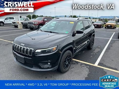 Used 2019 Jeep Cherokee Latitude Plus w/ Cold Weather Group AWD/4WD image 1