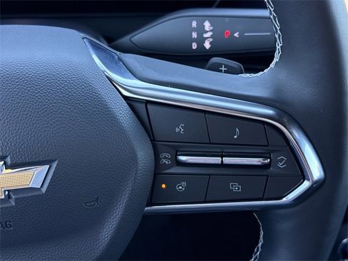 Used 2025 Chevrolet Traverse LT w/ Driver Confidence Package image 23