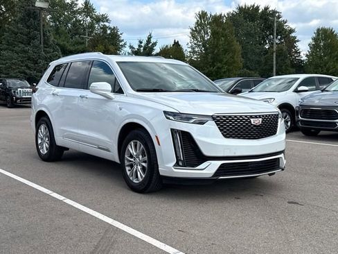 Certified 2025 Cadillac XT6 Luxury image 2
