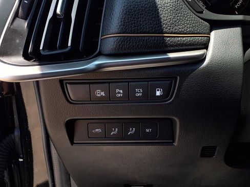 Certified 2025 MAZDA CX-70 Plug-In Hybrid w/ Premium Pkg image 16