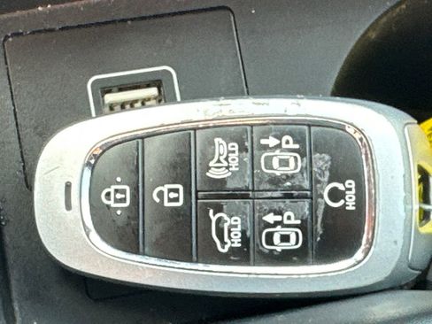 Used 2022 Hyundai Santa Fe Calligraphy image 34