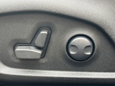 Used 2023 Jeep Renegade Latitude w/ Sun/Sound Group image 24