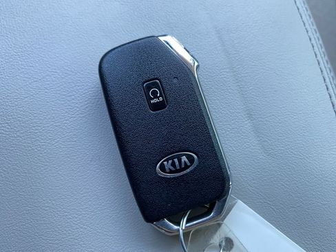 Certified 2021 Kia Sorento S w/ Panoramic Sunroof Package AWD/4WD image 25