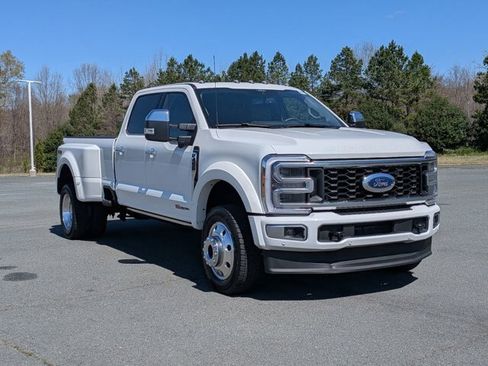 Certified 2026 Ford F450 Platinum w/ Platinum Plus Package AWD/4WD image 2