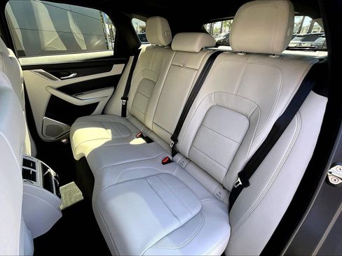 New 2026 Jaguar F-PACE R-Dynamic S image 10