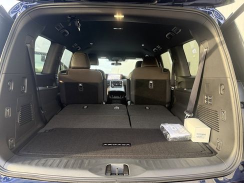 New 2026 Nissan Armada SL w/ Captain's Chari Seat Package image 31