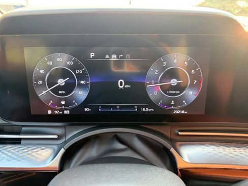 Used 2023 Kia Carnival SX Prestige FWD image 24