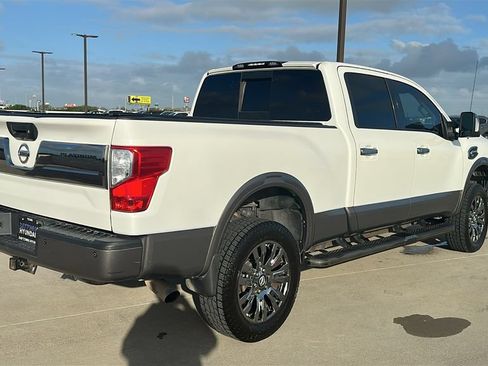 Used 2019 Nissan Titan Platinum Reserve w/ Platinum Utility Package AWD/4WD image 14