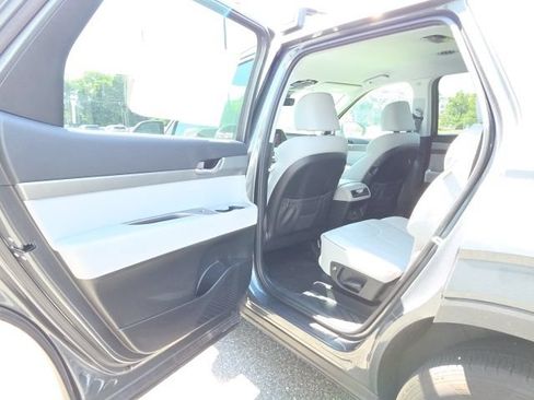 Used 2023 Hyundai Palisade SEL AWD/4WD image 12