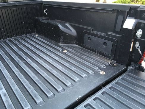 Used 2021 Toyota Tacoma SR5 AWD/4WD image 36