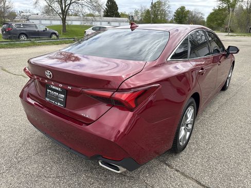Used 2022 Toyota Avalon XLE FWD image 39