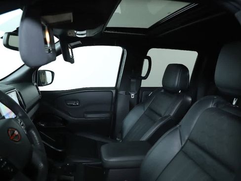 Used 2022 Nissan Frontier PRO-4X w/ Pro-4X Premium Package image 20