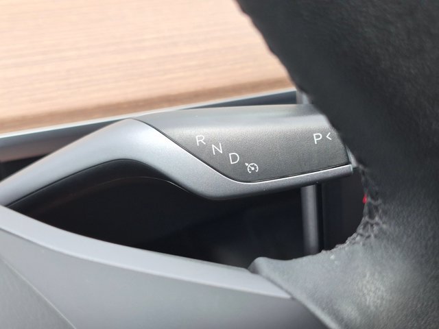 Used 2022 Tesla Model Y Long Range AWD/4WD image 11