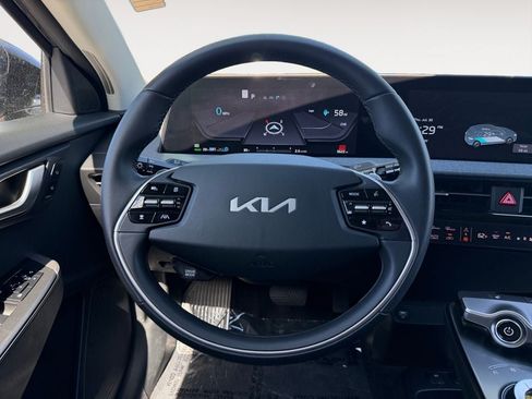 Used 2024 Kia EV6 Light RWD image 13