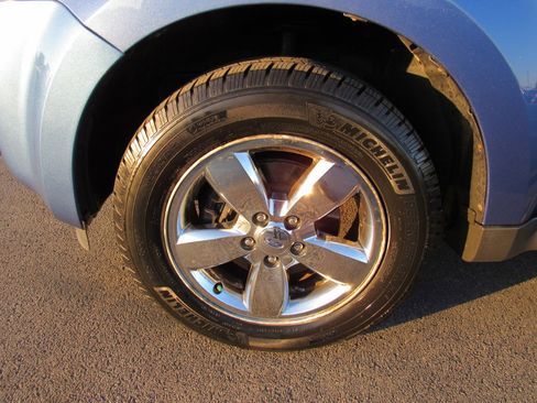 Used 2010 Ford Escape XLT image 9