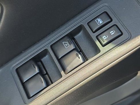 Used 2022 Nissan Frontier SV image 31