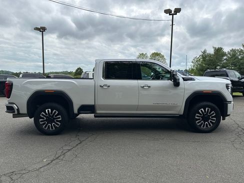 Used 2025 GMC Sierra 2500 Denali Ultimate AWD/4WD image 9