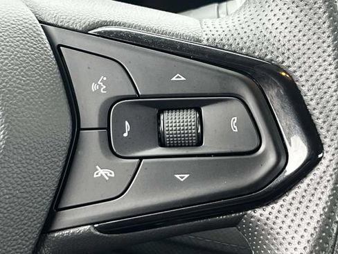 Used 2025 Chevrolet TrailBlazer LS FWD image 21