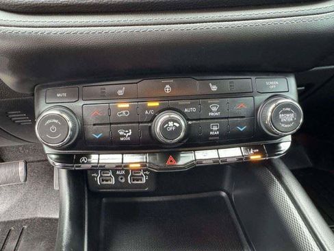 Used 2022 Dodge Durango GT RWD image 34