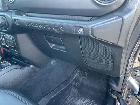 Used 2021 Jeep Wrangler Unlimited Sport AWD/4WD image 32