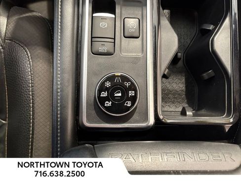 Used 2023 Nissan Pathfinder SL w/ Black Appearance Package AWD/4WD image 13